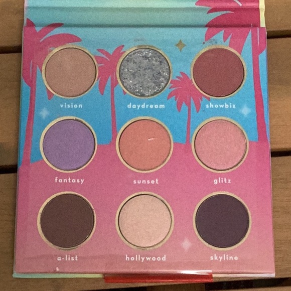 NEW THE CREME SHOP X ONCH X HOLLYWOOD DREAM CITY 9 COLOR EYESHADOW PALETTE - Picture 2 of 5